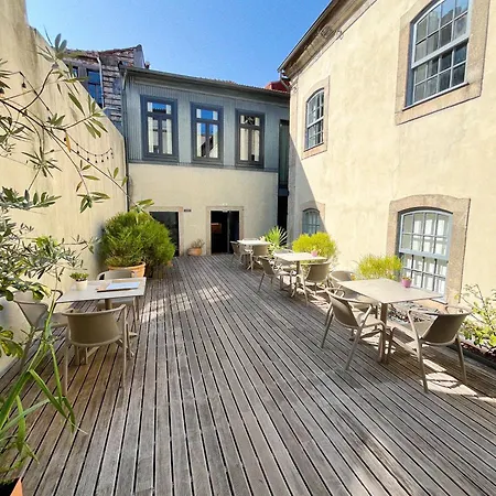 Casa Dos Loios By Shiadu בית הארחה פורטו